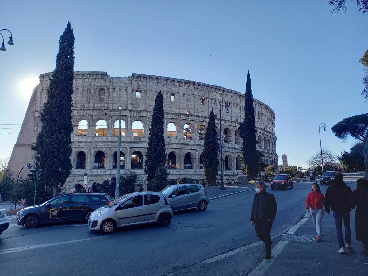 Colosseo Con Il Cuore Rom Exterior foto